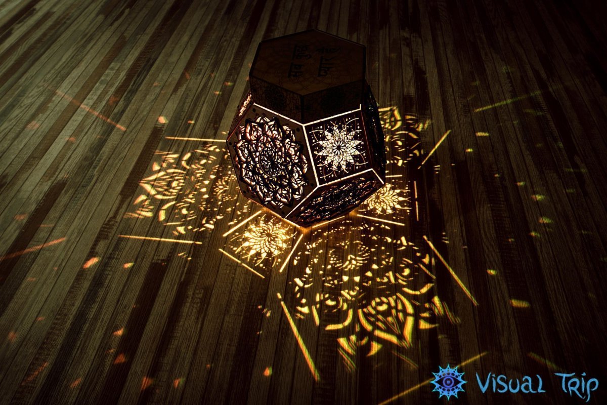 Интерьерный проекционный светильник из фанеры Sacred Love